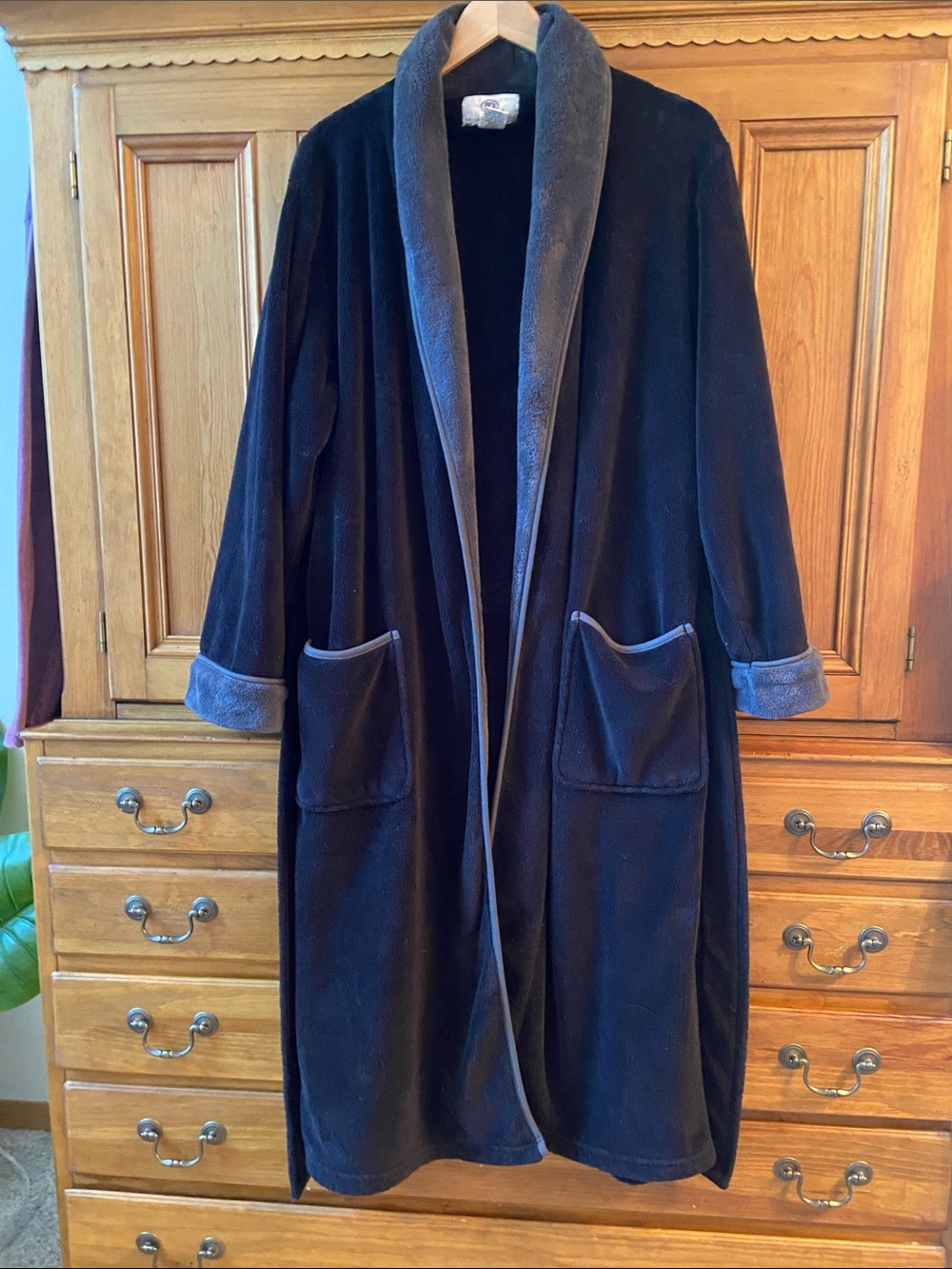 Private Quarters Men's Navy Plush Robe with Contrast Gray Trim - Warm!💙